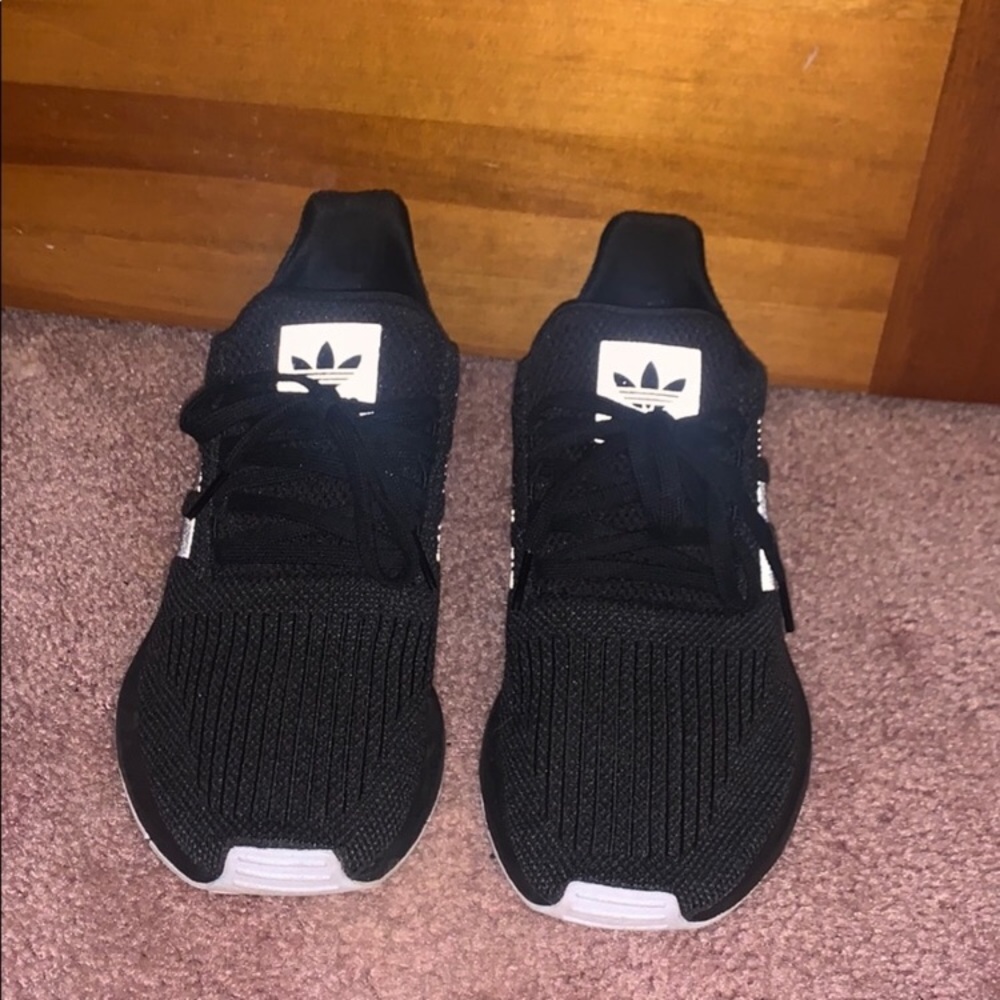 Adidas Swiftrun sneakers